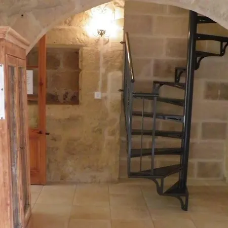 Ta' Farmhouse * Sannat